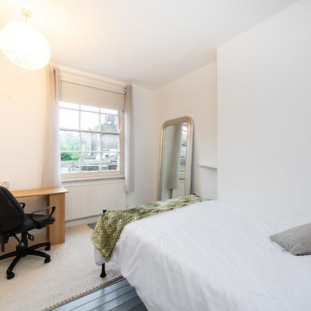 Appartamento 2-Bed In The Heart Of Camden Londra Esterno foto